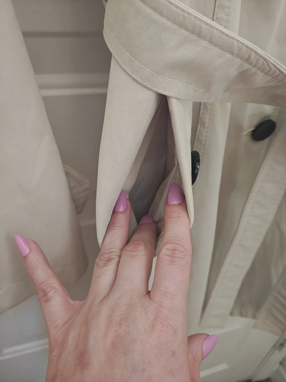 Dolce & Gabbana Beige Double-Breasted Trench Coat with Black Buttons